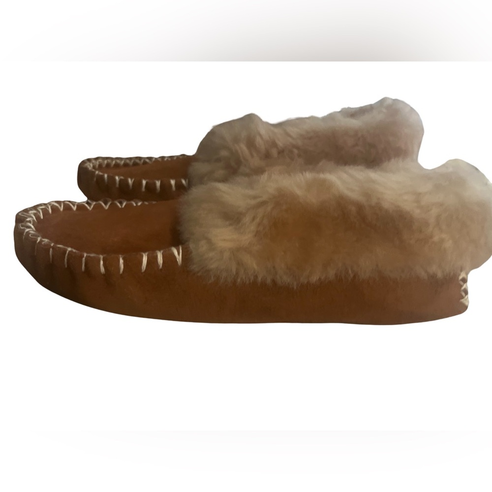 Women’s Tan Faux-Shearling Moccasin Slippers
